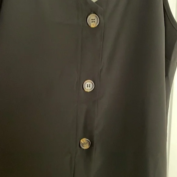 Button Front Tank - Picture 3 of 7